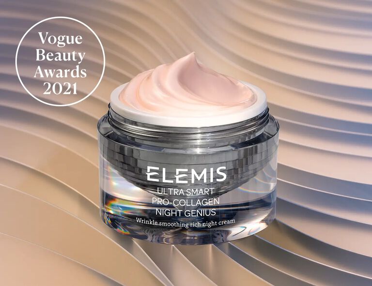 <p><br></p><h3>Ultra Smart Pro-Collagen Night Genius</h3><p>★★★★★</p><p><span style="color: rgb(62, 62, 60);">Your evening routine will never be the same with this t</span>echnology-infused skincare that helps to preserve youthful firmness and luminosity.</p>
